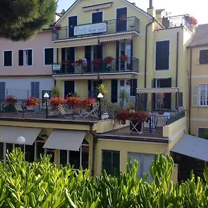 https://giada-moneglia.hotelitalianriviera.com